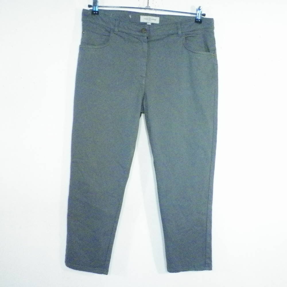 Pantalon Femme Gris UN JOUR AILLEURS Taille 46 Bon état -  reconditionné disponible sur Label Emmaüs